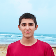 Persona sonriendo por un producto digital construido por Hemisferio